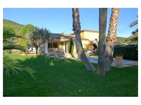 Villa kaufen in Sainte-Maxime, 800 m² Grundstück, 110 m² Wohnfläche, 6 Zimmer