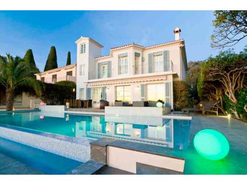 Villa kaufen in Antibes, 1.360 m² Grundstück, 360 m² Wohnfläche, 9 Zimmer