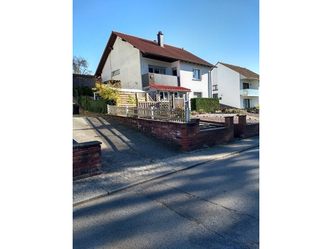 Zweifamilienhaus kaufen in Homburg, 1.051 m² Grundstück, 179 m² Wohnfläche, 7 Zimmer