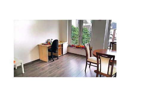 Kinder-Arbeitszimmer erste Wohneinheit