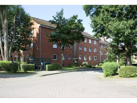 Immobilie in Geesthacht - Provisionsfrei – beliebte und ruhige Wohnlage im Berner Weg 3 - mit Grünarealen, 2,5 Zimmer, ca. 63,20 m², mit Sonnenbalkon - Bild 0